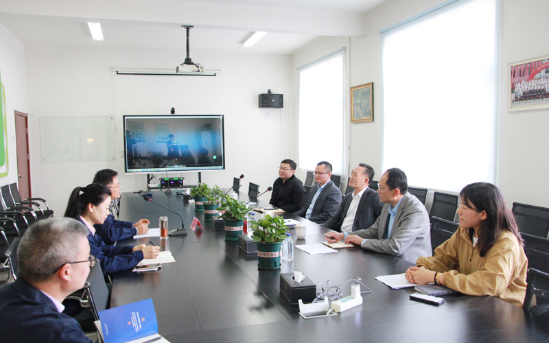城陽區政協主席高尚倫一行蒞臨青島中新華美調研