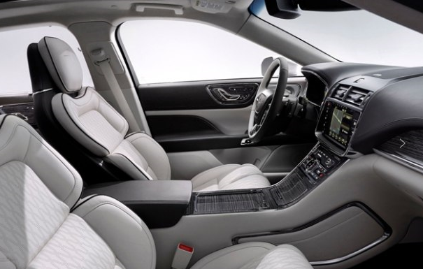 山東汽車(chē)內(nèi)飾生產(chǎn)廠家夏季高溫汽車(chē)內(nèi)飾異味怎么解決？--中新華美改性塑料